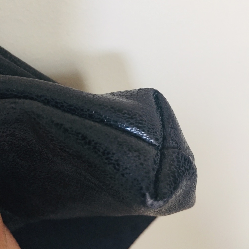 AEO | Chain Link CrossBody | Vegan Leather - Picture 7 of 8